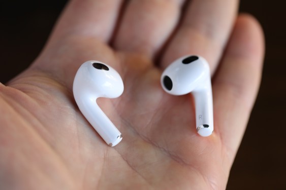 Apple AirPods 3 Review: Blurring the Lines Between Wireless Earbuds and True Wireless Sound